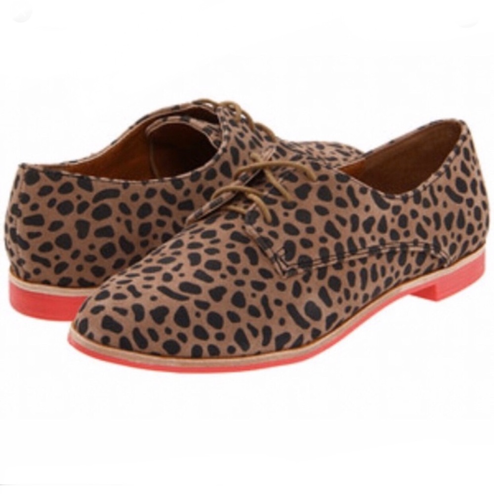 SZ 8 Leopard oxford shoes Dolce Vita